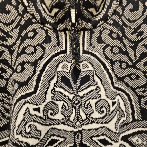 St John Collection Knit Cropped Jacket - Picture 2 of 5